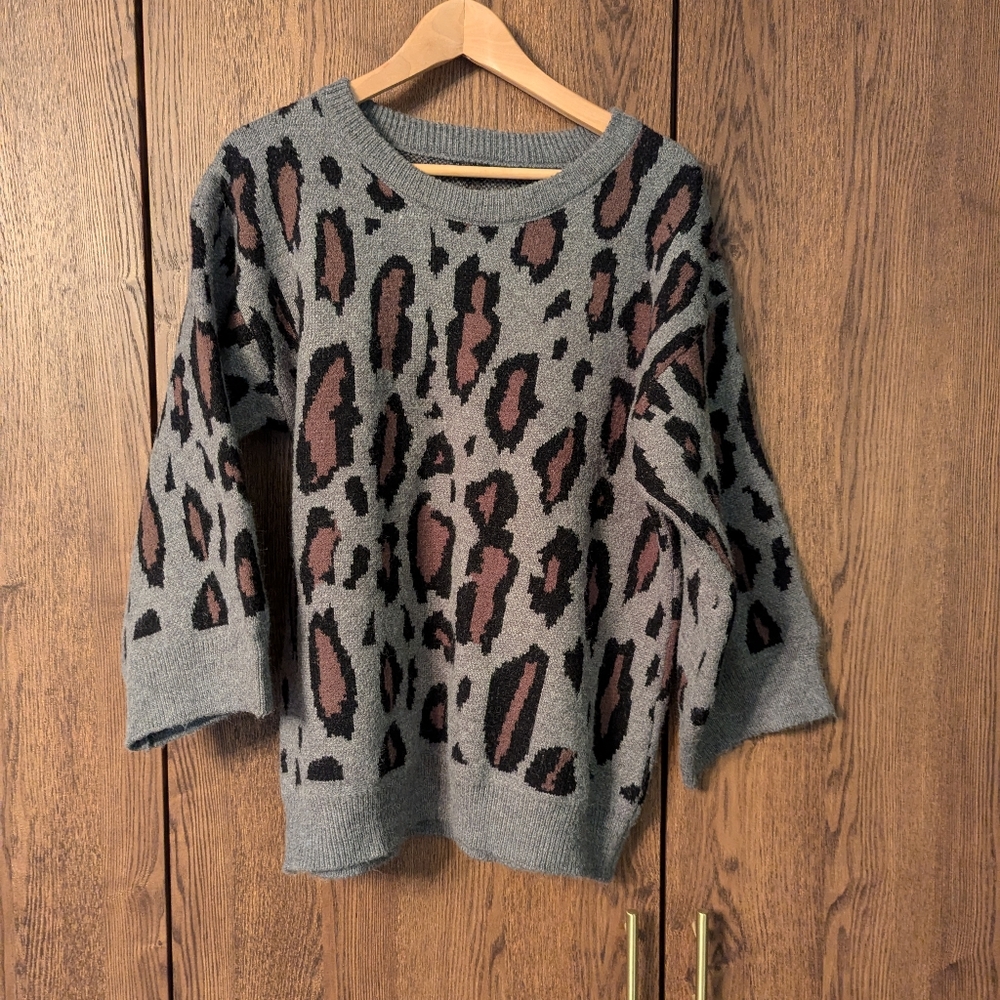 Leopard sweater M